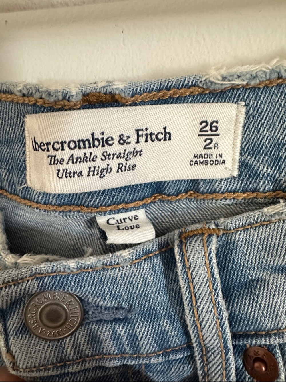 Abercrombie & Fitch The Ankle Straight Ultra High Rise Jeans - Picture 3 of 6